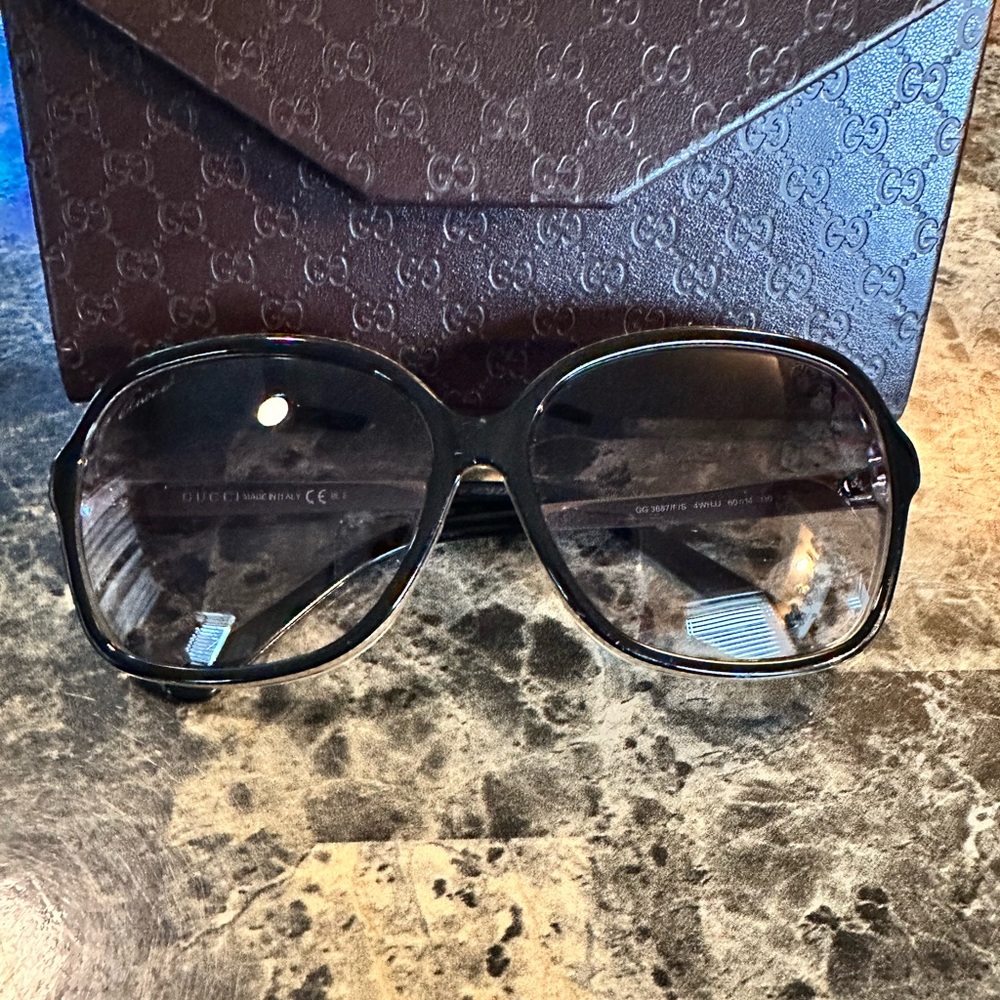 Gucci vintage sunglasses 😎